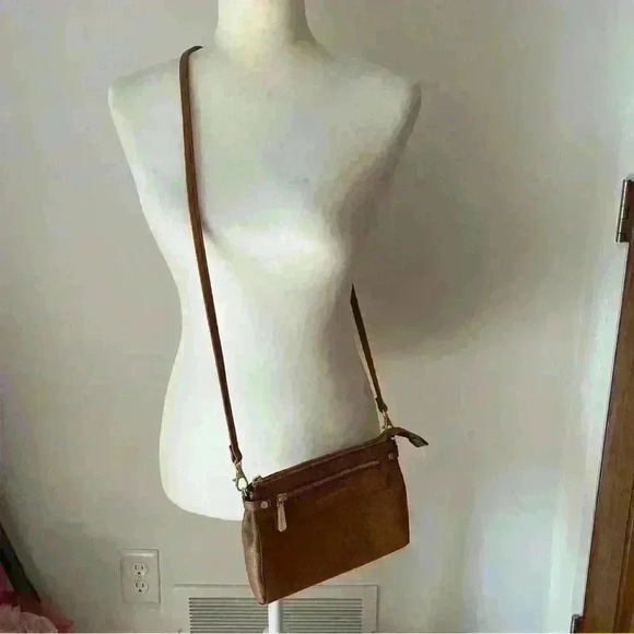 Brown Liz Claiborne Elly Convertible Crossbody Bag I’m vegan leather - Picture 13 of 14